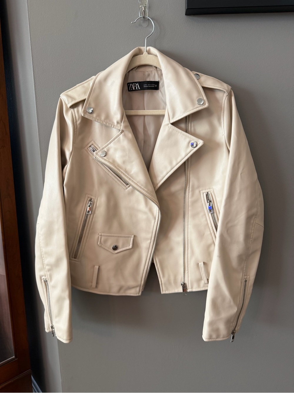 ZARA Cream Faux Leather Moto Jacket with Silver Hardware. Medium